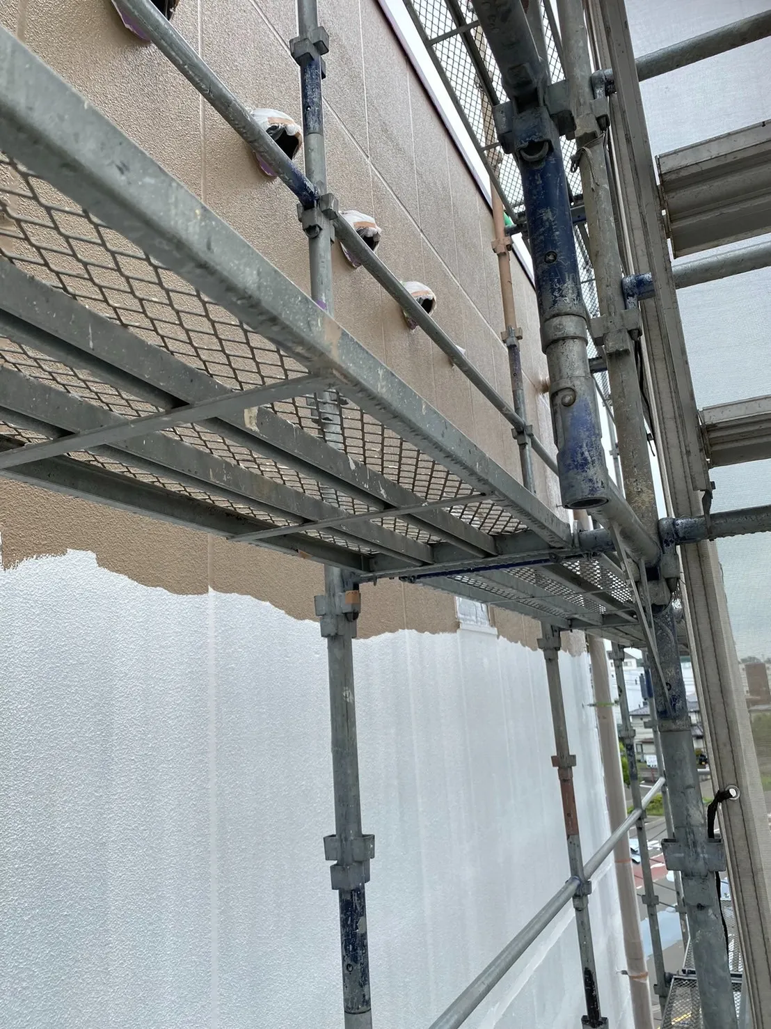 【地震被害による外壁からの雨漏】施工過程紹介