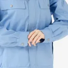 女性